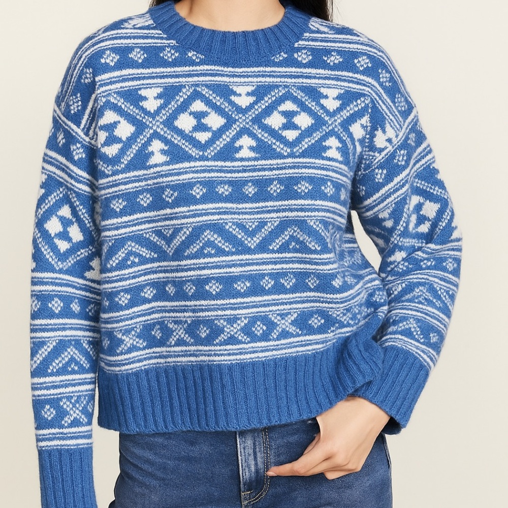 American Eagle Blue Patterned Knit Sweater